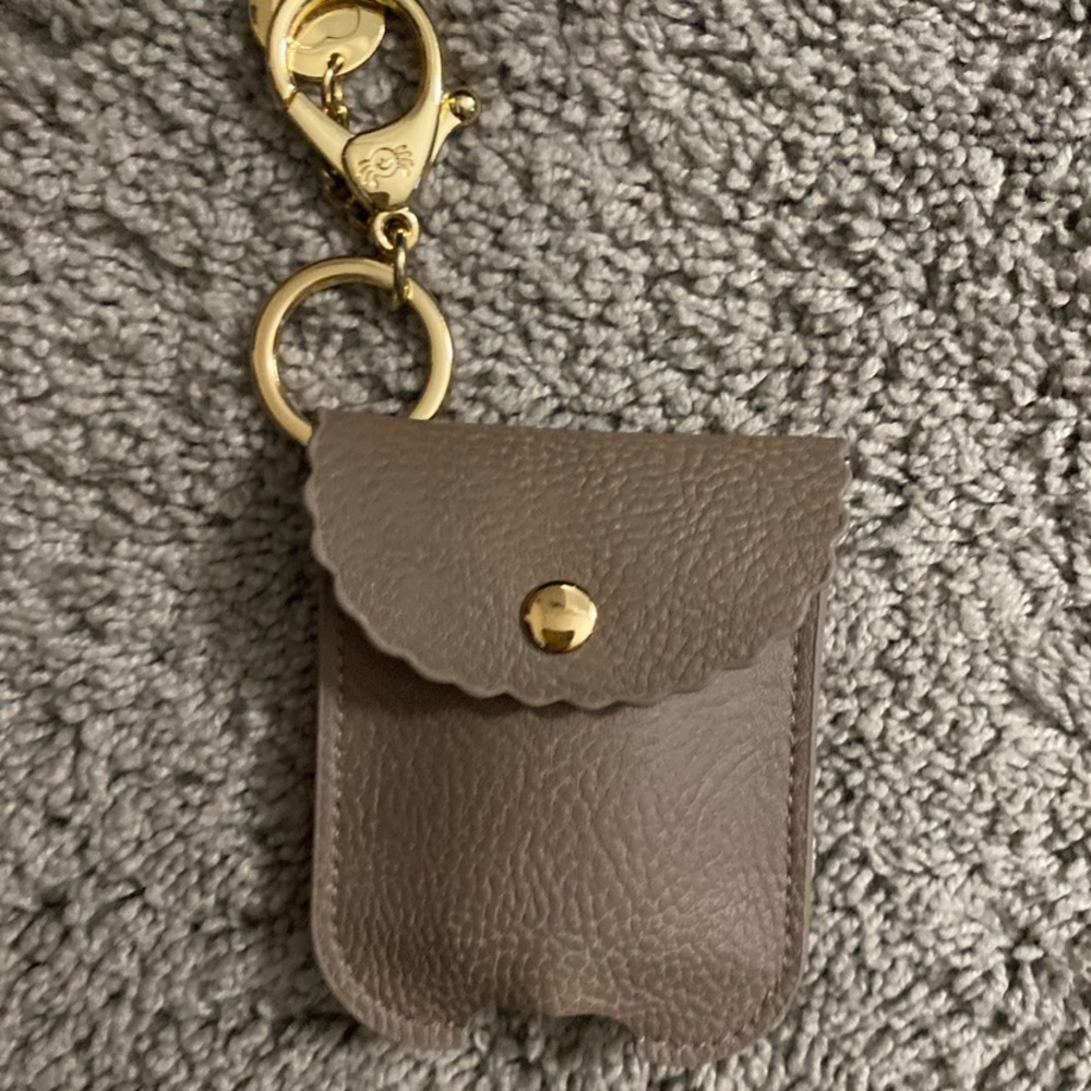 Itzy Ritzy Cute n Clean Hand Sanitizer Charm - Taupe